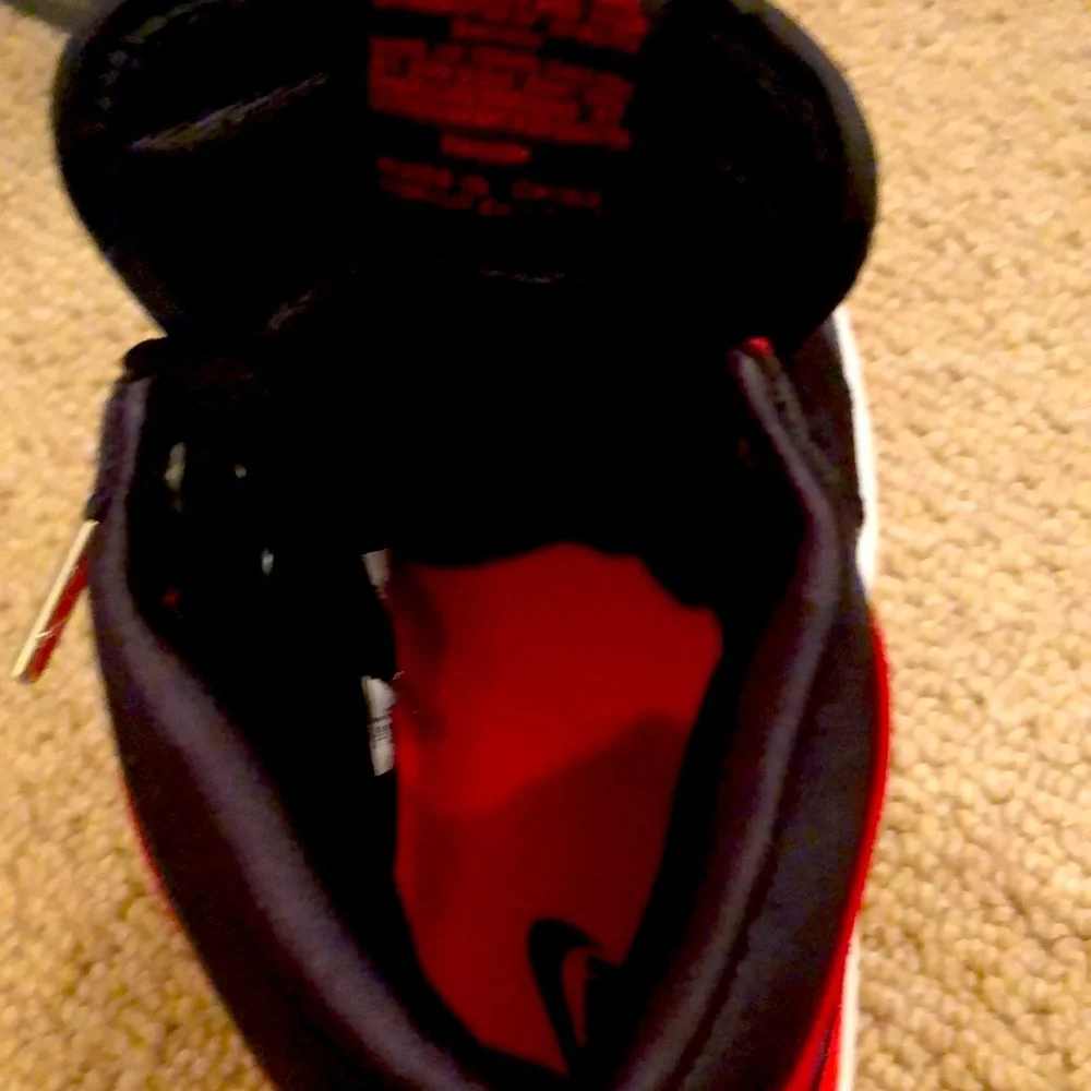 NIB never used authentic Nike air Jordans additional red laces - Picture 4 of 11